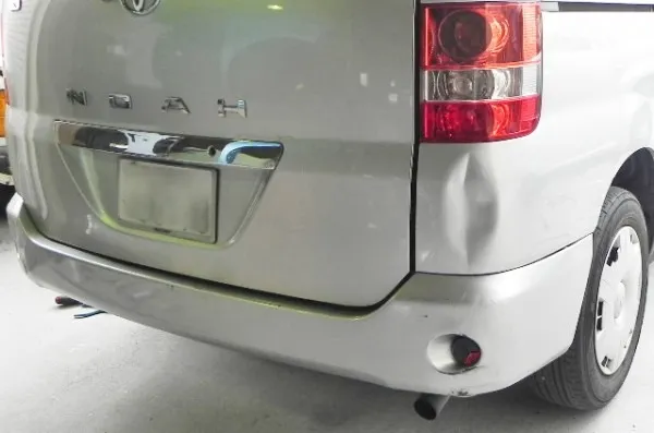 ノア / バンパー取り替え